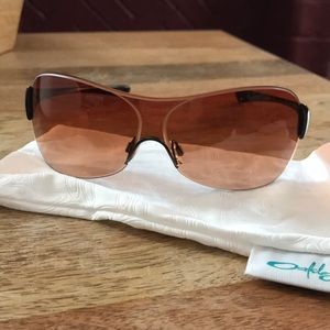 🕶Oakley Miss Conduct Sunglasses🕶